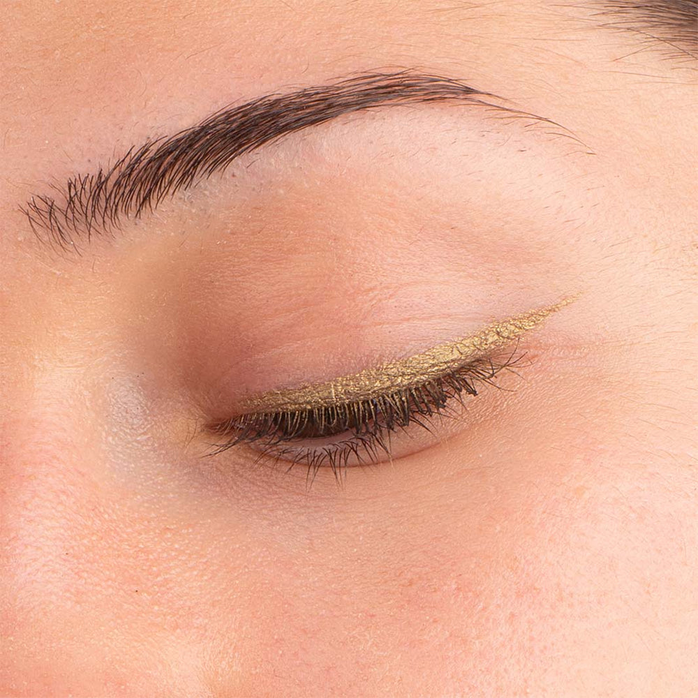 La Crique Liquid Eye Shadow Shade 06 Summer Pistachio
